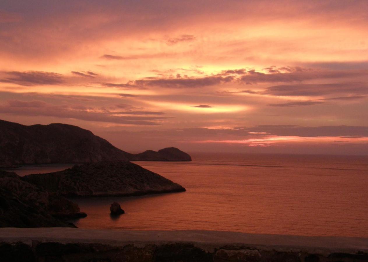 에르무폴리 C & C _ Cycladic House With Endless Sea View 빌라 외부 사진